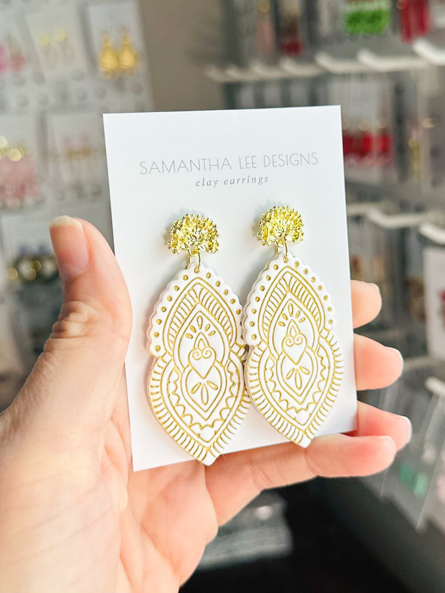 Maya White & Gold